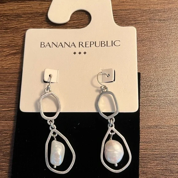 NWT BANANA REPUBLIC Earrings - Picture 2 of 4